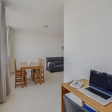 Isla 5 Apartment